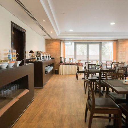 Tulip Creek Hotel Apartments Dubai Esterno foto