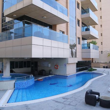 Tulip Creek Hotel Apartments Dubai Esterno foto