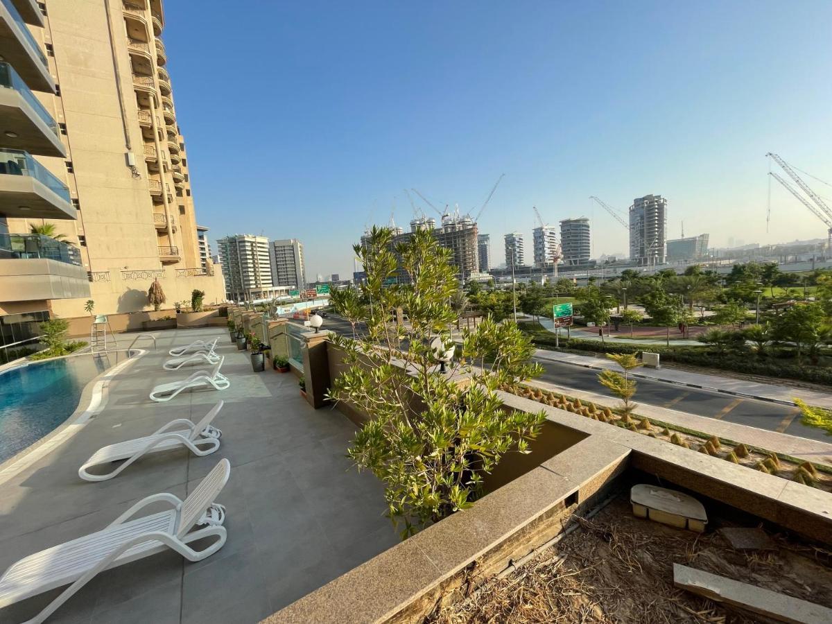 Tulip Creek Hotel Apartments Dubai Esterno foto