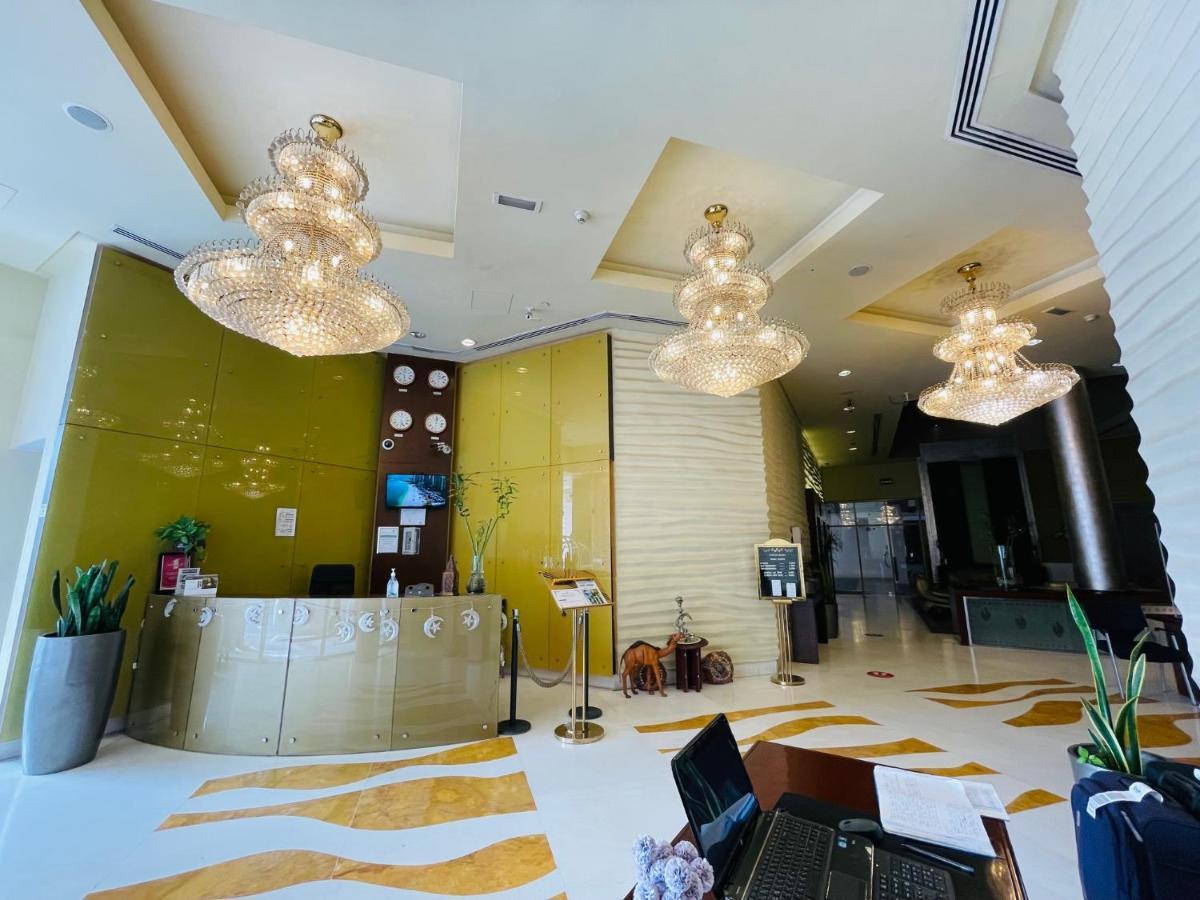 Tulip Creek Hotel Apartments Dubai Esterno foto