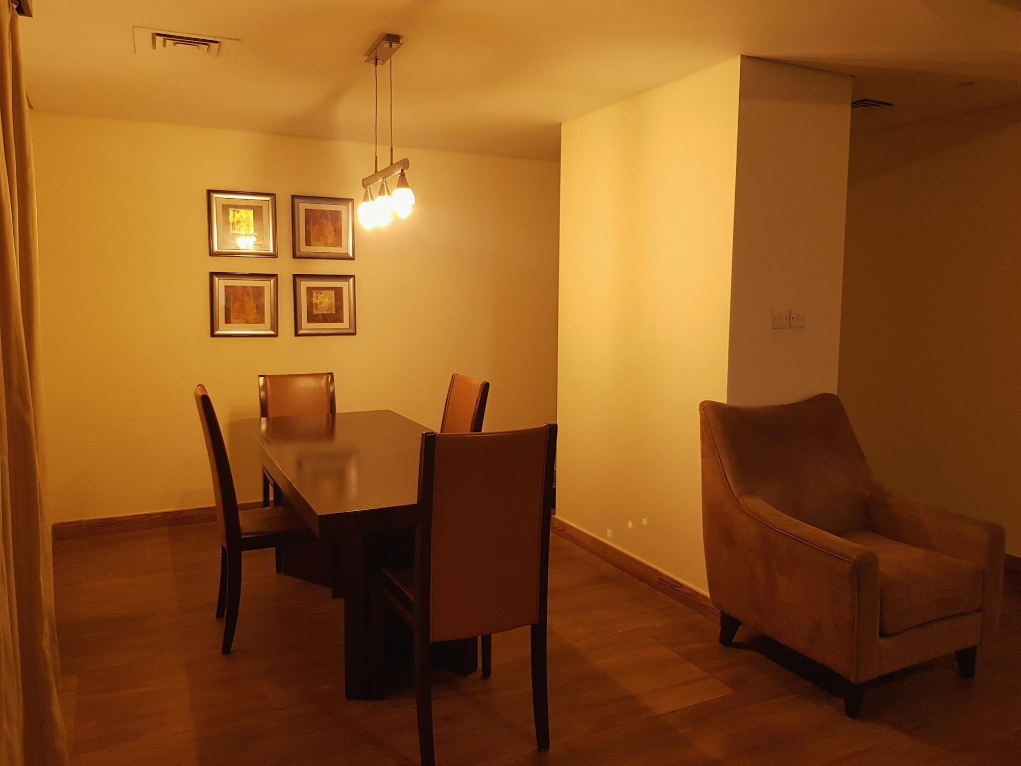 Tulip Creek Hotel Apartments Dubai Esterno foto