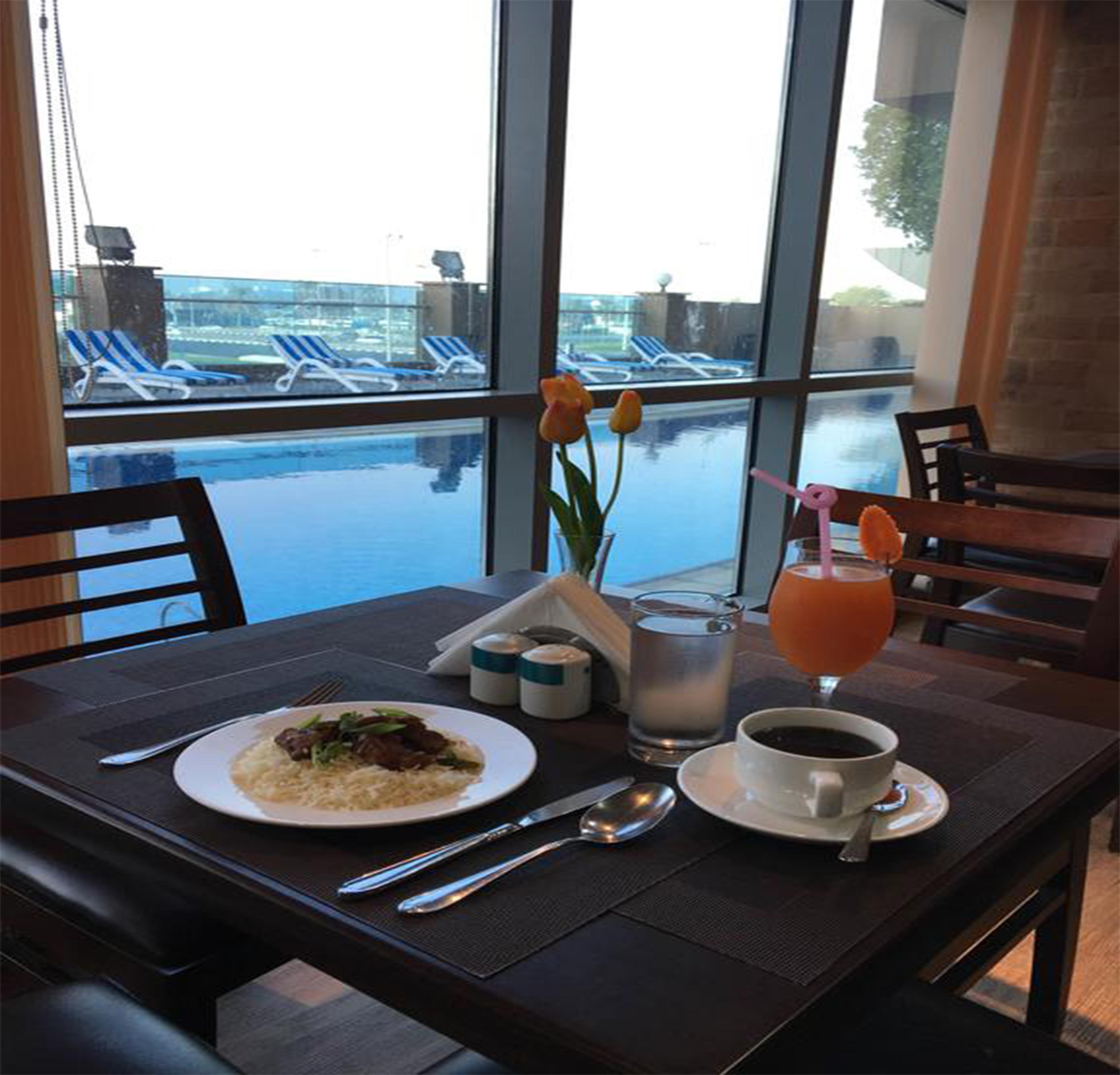 Tulip Creek Hotel Apartments Dubai Esterno foto