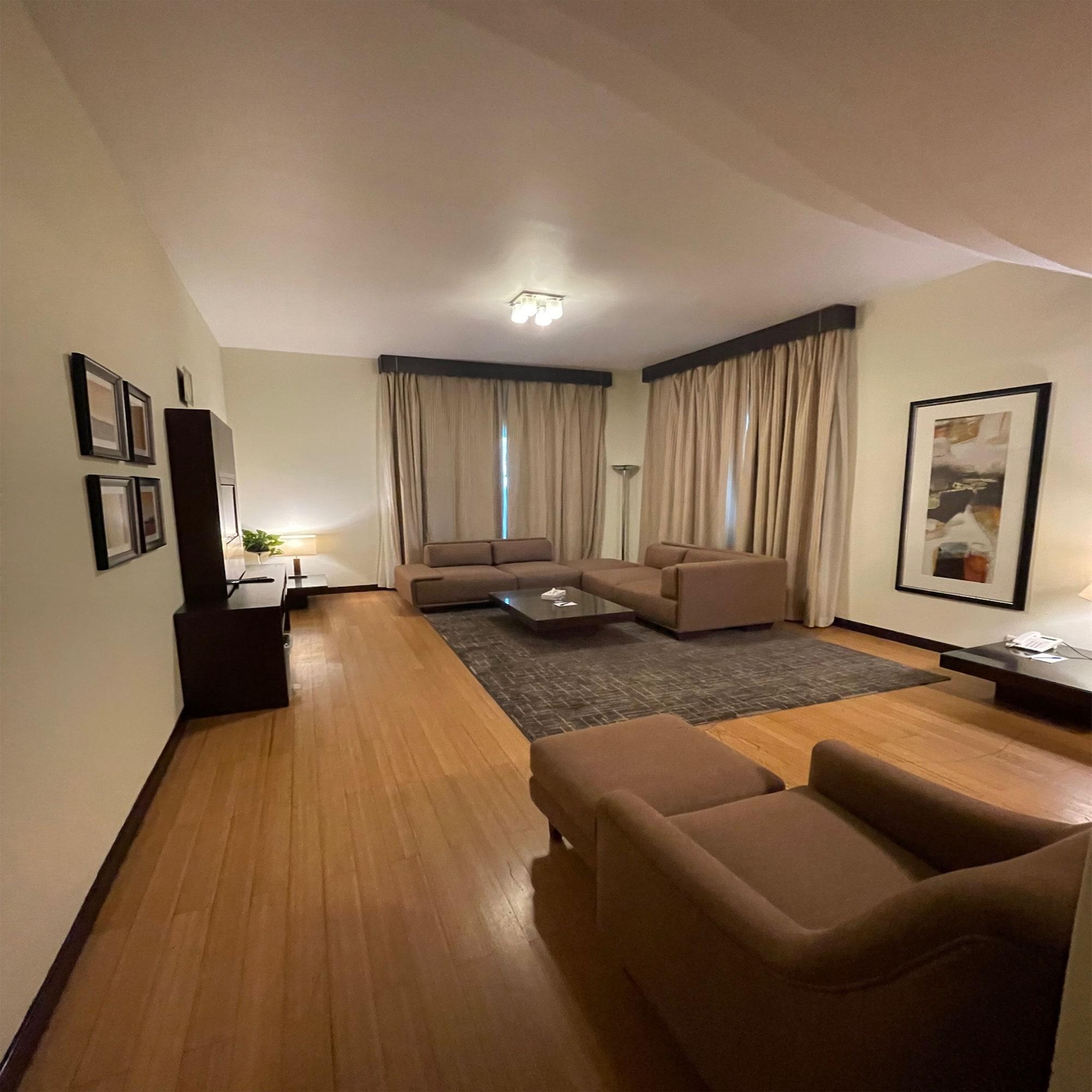 Tulip Creek Hotel Apartments Dubai Esterno foto